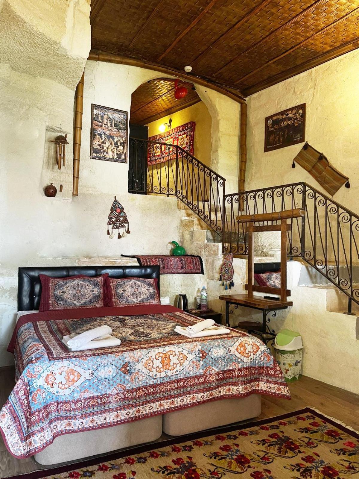 Avlu Cave House